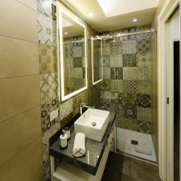 Calanica Boutique Apartmet Bathroom 
